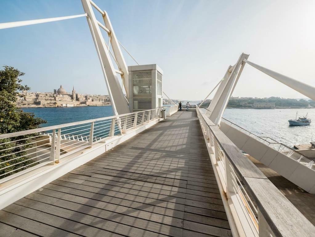 Cosy 1Br Penthouse With Terrace, Great Location Daire Gzira Dış mekan fotoğraf